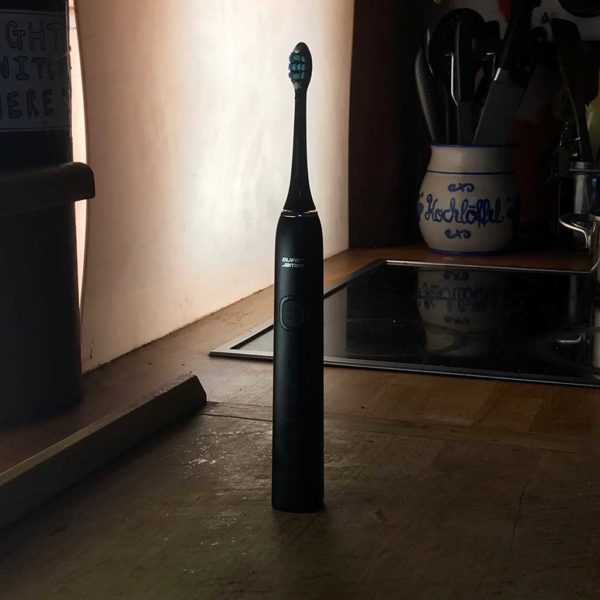 Oliver James – Electric Toothbrush