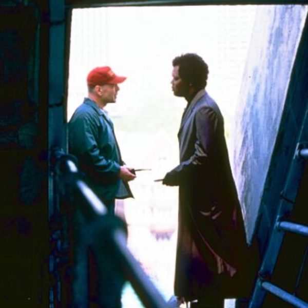 Unbreakable (2000) – M. Night Shyamalan