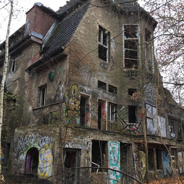 Verlassenes Kinderkrankenhaus Weißensee – Berlin, Deutschland (INCORRECT)